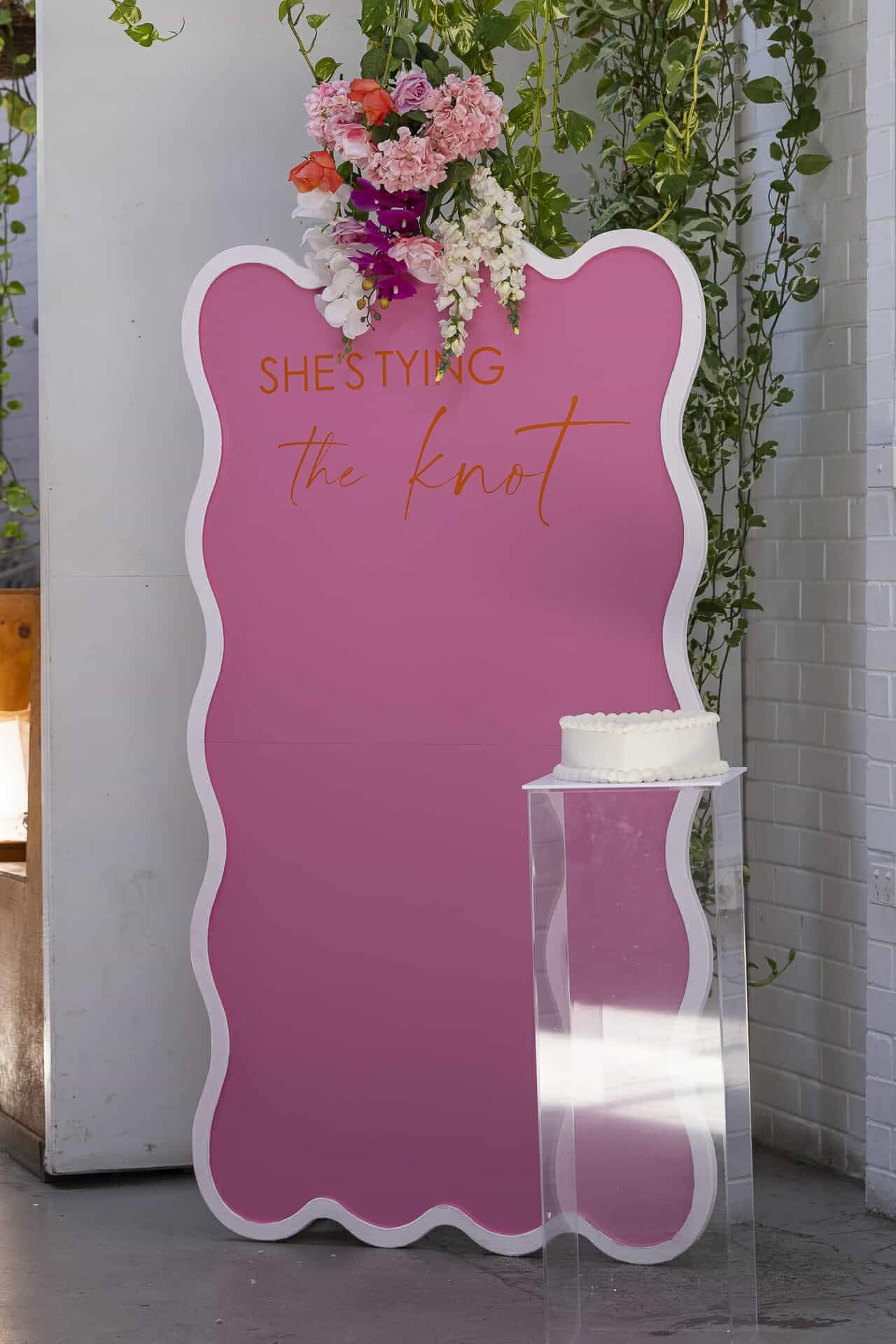 NEW Event Wavy Arch Backdrop - Painted/Non-painted - Foldable